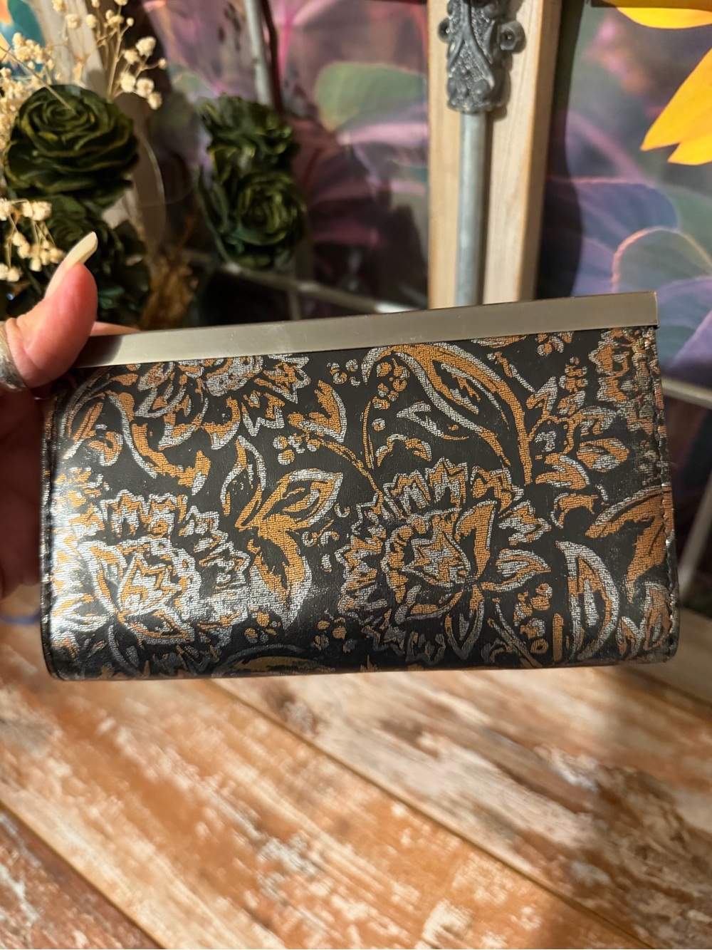 Patricia Nash Wallet - Picture 4 of 8